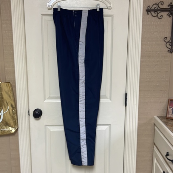 Vintage Starter Full-Snap
Breakaway Tear Away pants. Size medium. Navy and gray - Picture 11 of 14